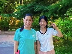<font color='#FFCC33'>初中部 | 【教育合力·幸福同行】—— 陪伴父母散步</font>
